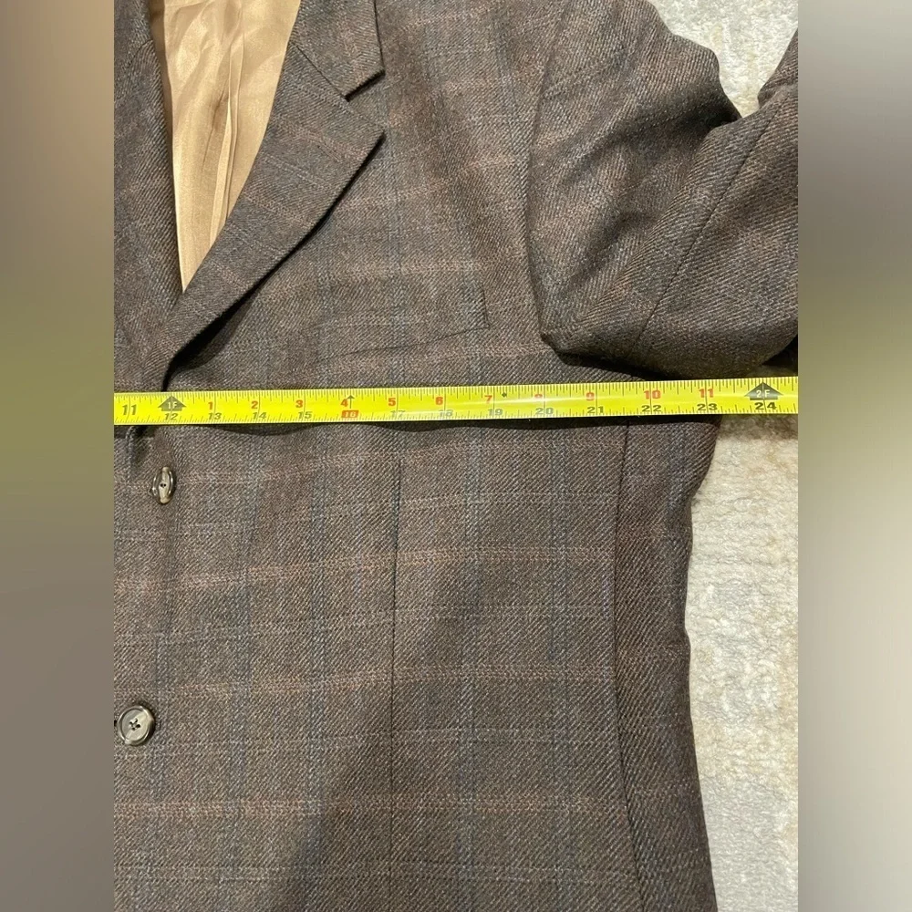 Haspel Brown 100% Lambswool Mens Suit Jacket Size 44 Long 3 Button Subtle Plaid
